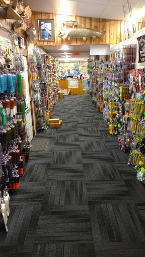 Rollie & Helen's Musky Shop