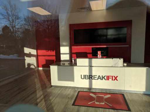 Mobile Phone Repair Shop «uBreakiFix», reviews and photos, 664 Phoenix Dr #140, Virginia Beach, VA 23452, USA