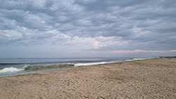 Ramayapattanam public Beach'in fotoğrafı biraz temiz temizlik seviyesi ile