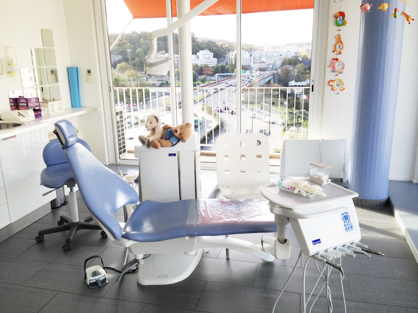 Cabinet dentaire pédiatrique du Dr Charlotte Bazennerye à Boulogne-Billancourt