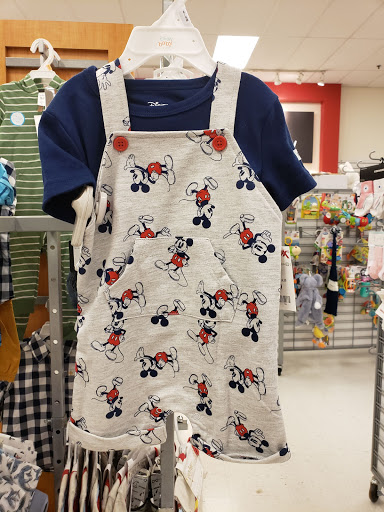 Shopping Mall «New Horizons Shopping Mall», reviews and photos, 961 E 174th St, Bronx, NY 10460, USA