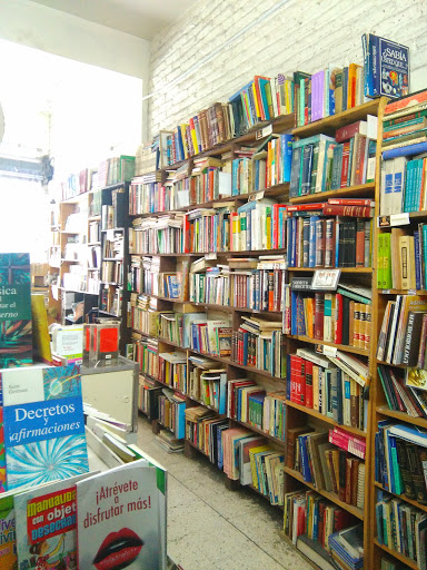 Librería de Usados Tesoros Literarios