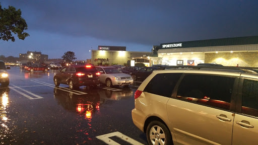 Shopping Mall «Marlow Heights Shopping Center», reviews and photos, 3901 Branch Ave, Temple Hills, MD 20748, USA