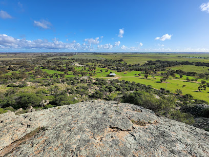 Pyramid Hill Summit Walk