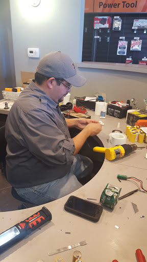 Electronics Repair Shop «Battery Joe & Joe Repair Co - 19th Street», reviews and photos, 4411 19th St, Lubbock, TX 79407, USA