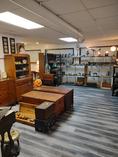 Uniontown Antiques and Collectibles image 5