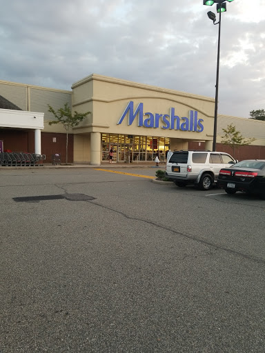 Department Store «Marshalls», reviews and photos, 2650 Sunrise Hwy, East Islip, NY 11730, USA