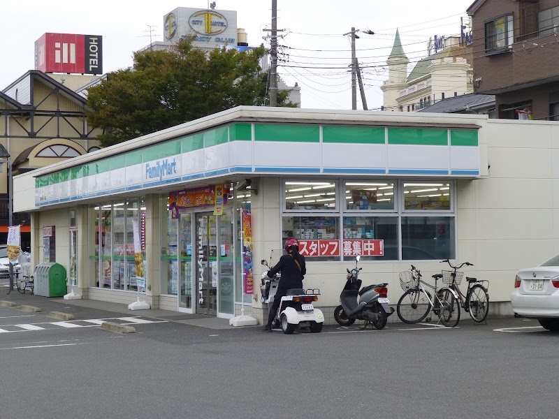 ファミリーマート 幕張本郷一丁目店