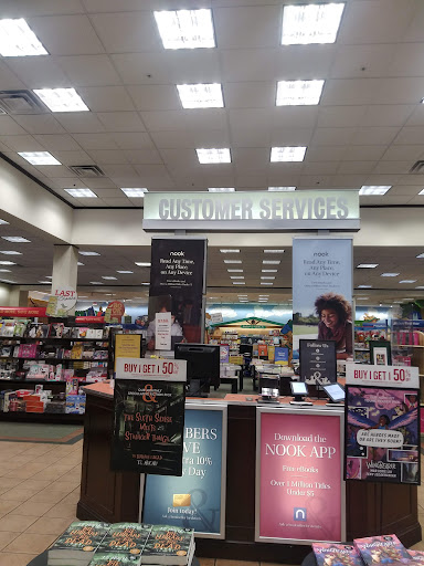 Book Store «Barnes & Noble», reviews and photos, 3651 Jefferson Davis Hwy, Alexandria, VA 22305, USA