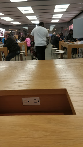 Computer Store «Apple Polaris Fashion Place», reviews and photos, 1500 Polaris Pkwy, Columbus, OH 43240, USA