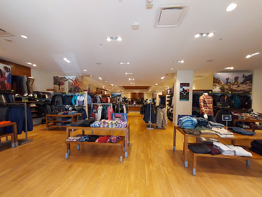 Clothing Store «Eddie Bauer», reviews and photos, 12912 Hill Country Blvd #115, Bee Cave, TX 78738, USA