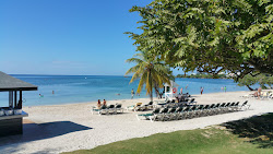 Foto von Bloody Bay Beach II mit geräumige küstenlinie