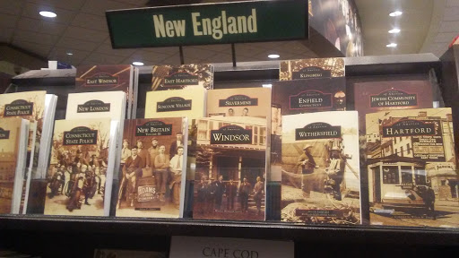 Book Store «Barnes & Noble», reviews and photos, 270 Buckland Hills Dr #1024, Manchester, CT 06040, USA