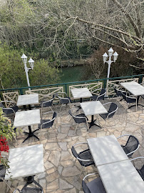 Atmosphère du Restaurant français Restaurant Le Petit Pont à Joinville-le-Pont - n°2