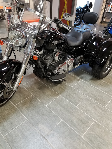 Motorcycle Dealer «Phantom Harley-Davidson», reviews and photos, 291 N Cypress Dr, Manteno, IL 60950, USA
