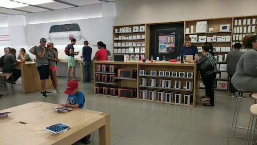 Computer Store «Apple Southlake Town Square», reviews and photos, 260 Grand Ave, Southlake, TX 76092, USA