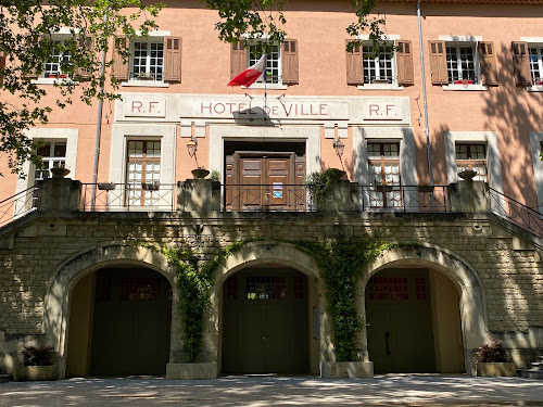 attractions Fontaine de Vaucluse Fontaine-de-Vaucluse