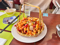 Poulet Kung Pao du Restaurant chinois Yummy Noodles 渔米酸菜鱼 川菜 à Paris - n°5