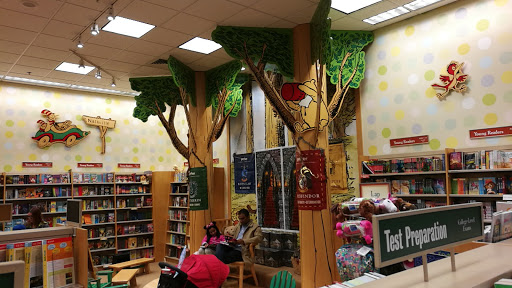Book Store «Barnes & Noble», reviews and photos, 270 Buckland Hills Dr #1024, Manchester, CT 06040, USA