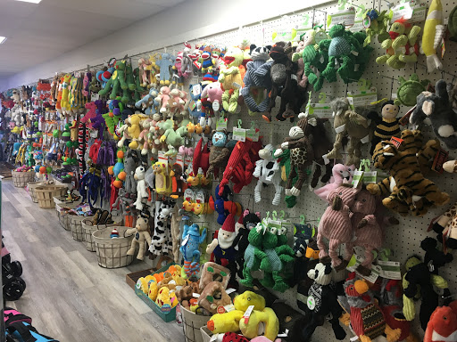 Pet Supply Store «Pet Supply Center», reviews and photos, 3558 Webber St, Sarasota, FL 34239, USA