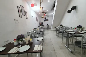 Bistro Dine Inn image