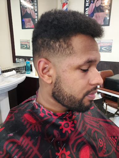 Barber Shop «MANHOOD BARBER SHOP», reviews and photos, 530 SW 205th Ave #300, Beaverton, OR 97006, USA