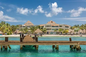 Isla Mujeres Palace All Inclusive - Couples Only image