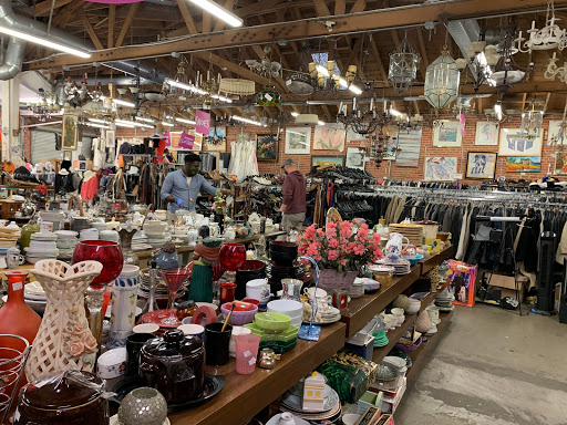 Thrift Store «BTS Thrift Boutique», reviews and photos, 10409 Washington Blvd, Culver City, CA 90232, USA