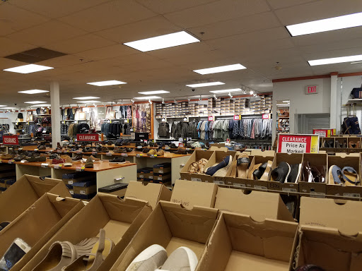 Shoe Store «Bass Factory Outlet», reviews and photos, 5461 Factory Shops Blvd #945, Ellenton, FL 34222, USA