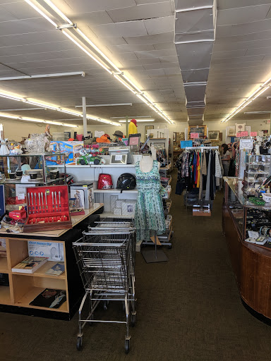 Thrift Store «Bethel Thrift Store», reviews and photos, 5135 Hixson Pike, Hixson, TN 37343, USA