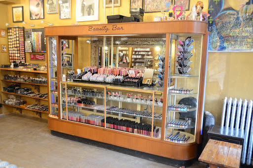 Make-up Artist «Vanity & Glamour Cosmetics / VGCosmetic Makeup Artists», reviews and photos, 547 28th St, Des Moines, IA 50312, USA