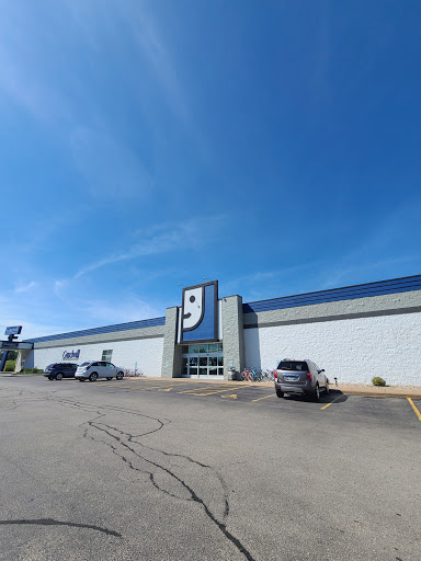 Thrift Store «Darboy Goodwill Retail Store & Training Center», reviews and photos
