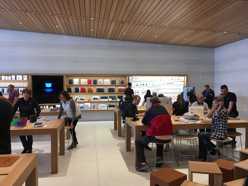 Computer Store «Apple Southlake Town Square», reviews and photos, 260 Grand Ave, Southlake, TX 76092, USA