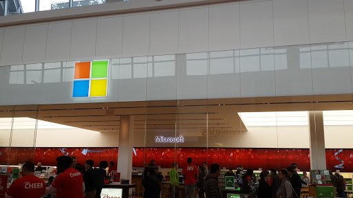 Computer Store «Microsoft Store», reviews and photos, 1 Garden State Plaza Blvd #2303, Paramus, NJ 07652, USA