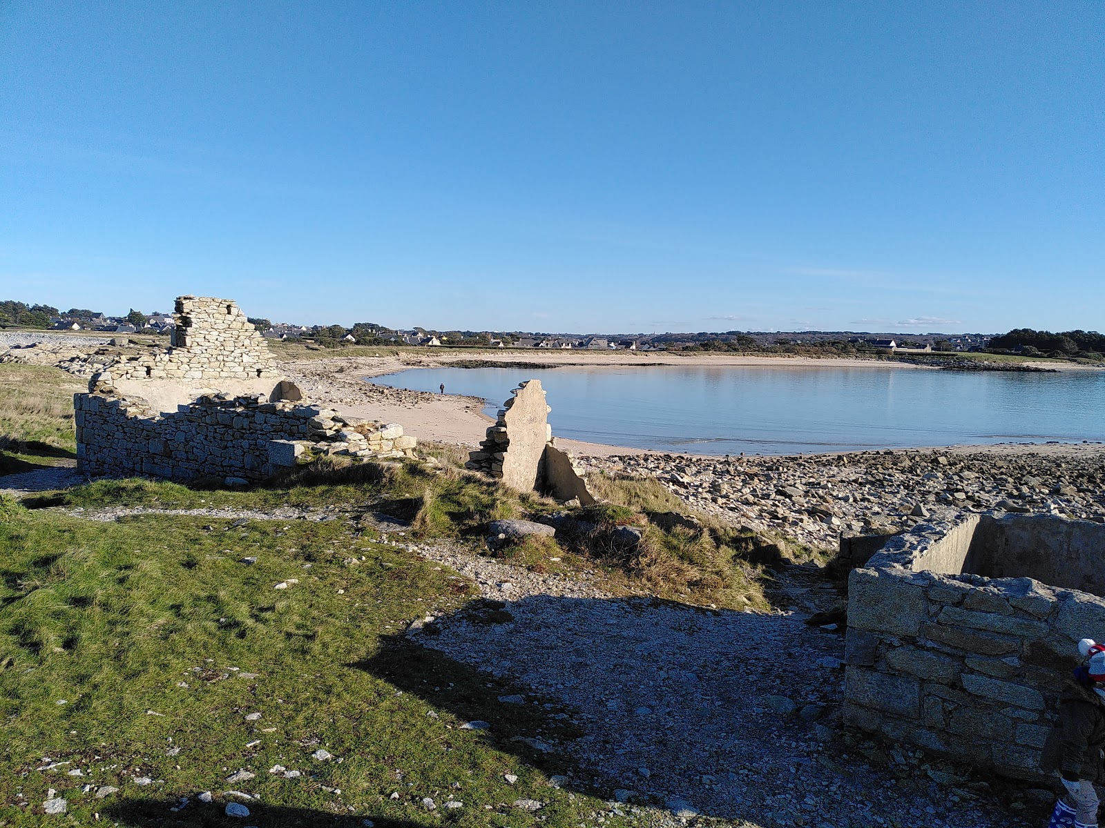 Photo de Plage du Dourlin - bon endroit convivial pour les animaux de compagnie pour les vacances