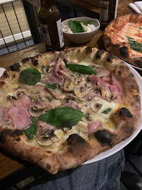 Pizza du Restaurant italien Farina : Pizzeria e cucina italiana à Colombes - n°9