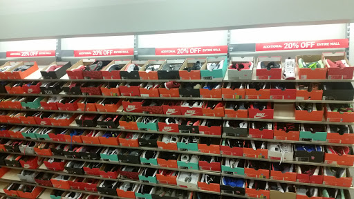 Sporting Goods Store «Nike Factory Store», reviews and photos, 8510 S Cottage Grove Ave, Chicago, IL 60619, USA