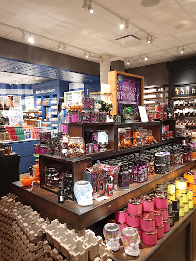 Shopping Mall «Twin Cities Premium Outlets», reviews and photos, 3965 Eagan Outlets Pkwy, Eagan, MN 55122, USA