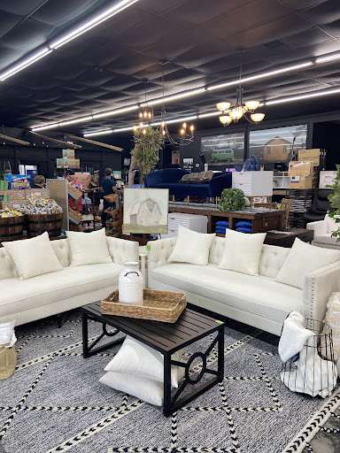 Home Goods Store «Yard Sale USA», reviews and photos, 562 Nissan Dr, Smyrna, TN 37167, USA