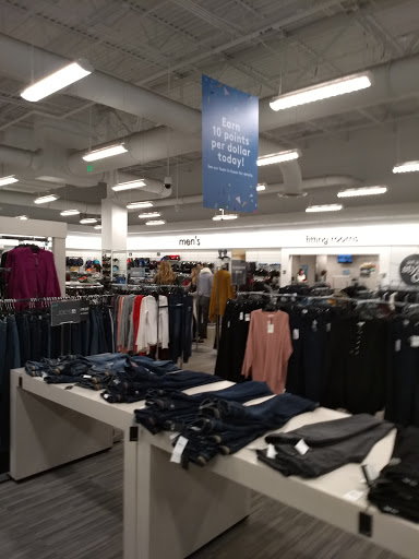 Department Store «Nordstrom Rack Shelbyville Road Plaza», reviews and photos, 4600 Shelbyville Rd, Louisville, KY 40207, USA