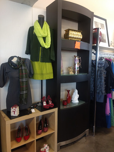 Clothing Store «St. Vincent de Paul Retail Thrift Store», reviews and photos, 333 Pacific Hwy W, Junction City, OR 97448, USA