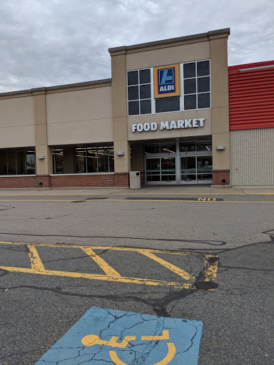 Supermarket «ALDI», reviews and photos, 600 S St W, Raynham, MA 02767, USA