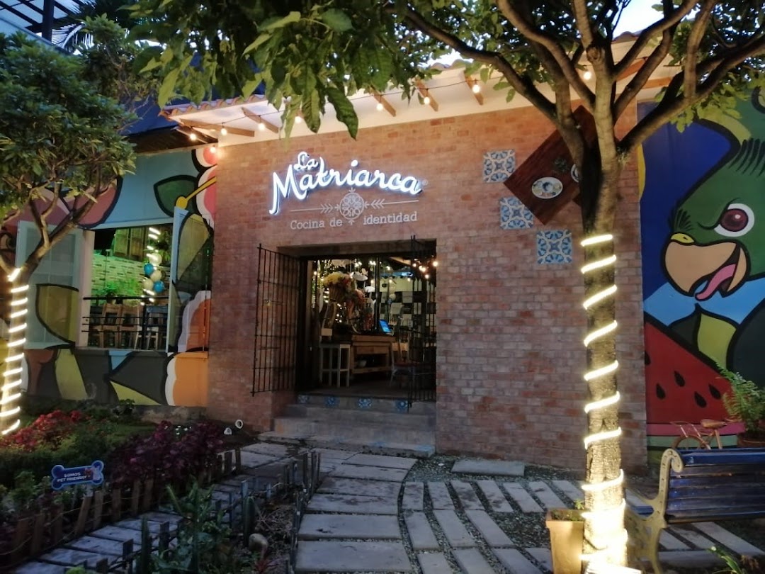 La Matriarca Restaurante en Medellín Chicharrón Comida Tradicional