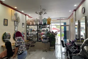 Bunda Yui Salon image