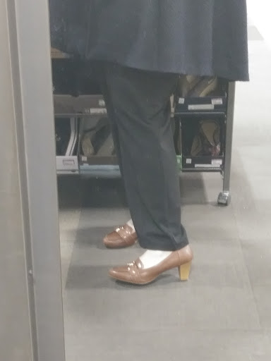 Shoe Store «DSW Designer Shoe Warehouse», reviews and photos, 43713 W Oaks Dr, Novi, MI 48377, USA