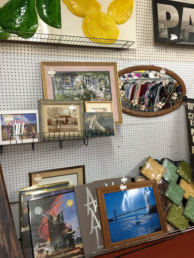 Thrift Store «McChord Thrift Shop», reviews and photos, Battery Rd & 4th St #717, McChord AFB, WA 98438, USA