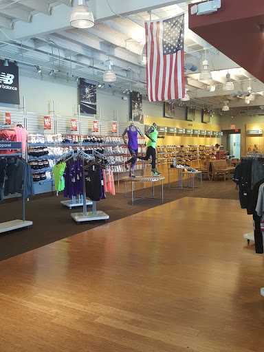 Shoe Store «New Balance», reviews and photos, 270 S Arroyo Pkwy, Pasadena, CA 91105, USA