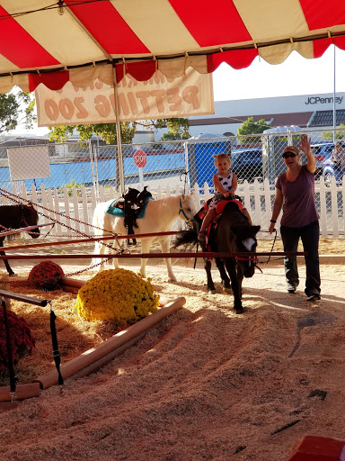 Shopping Mall «Laguna Hills Mall», reviews and photos, 24155 Laguna Hills Mall, Laguna Hills, CA 92653, USA