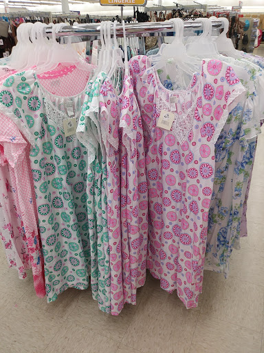 Discount Store «Roses», reviews and photos, 1536 Whipple Ave NW, Canton, OH 44708, USA