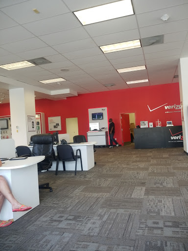 Cell Phone Store «Verizon Authorized Retailer - A Wireless», reviews and photos, 7029 Forest Hill Ave, Richmond, VA 23225, USA